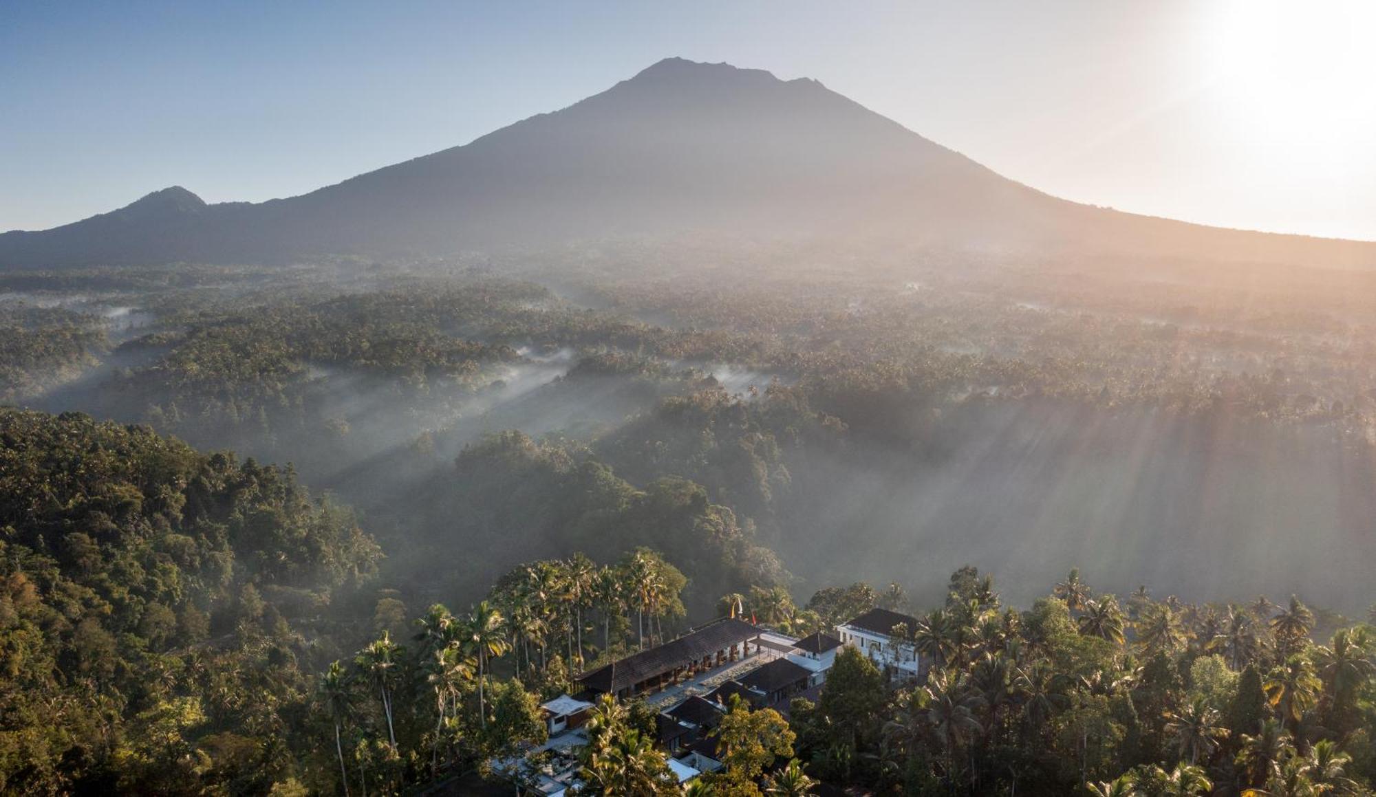 Отель Tapa Agung View Menanga Экстерьер фото