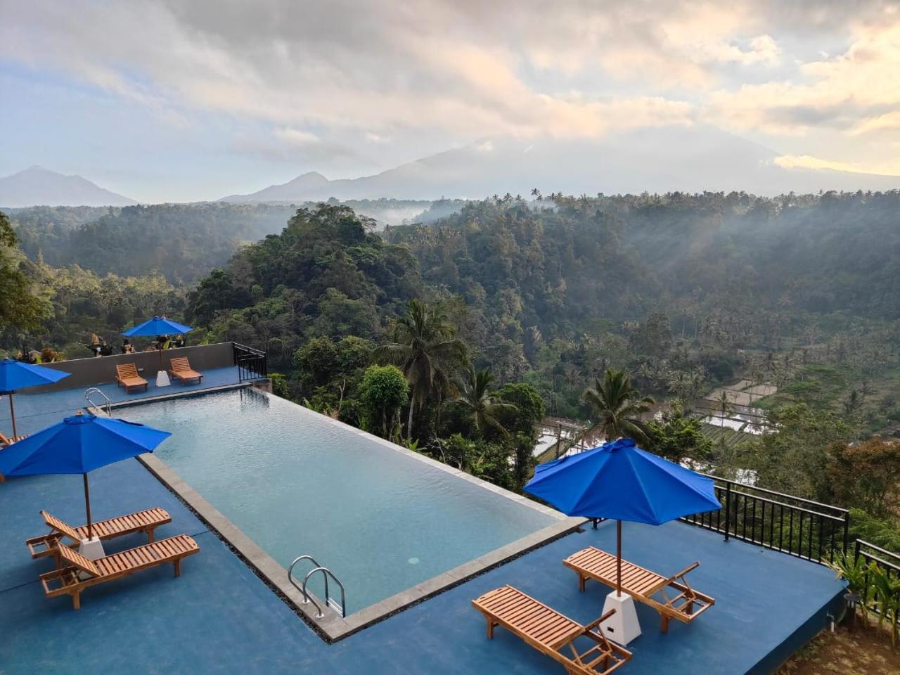 Отель Tapa Agung View Menanga Экстерьер фото
