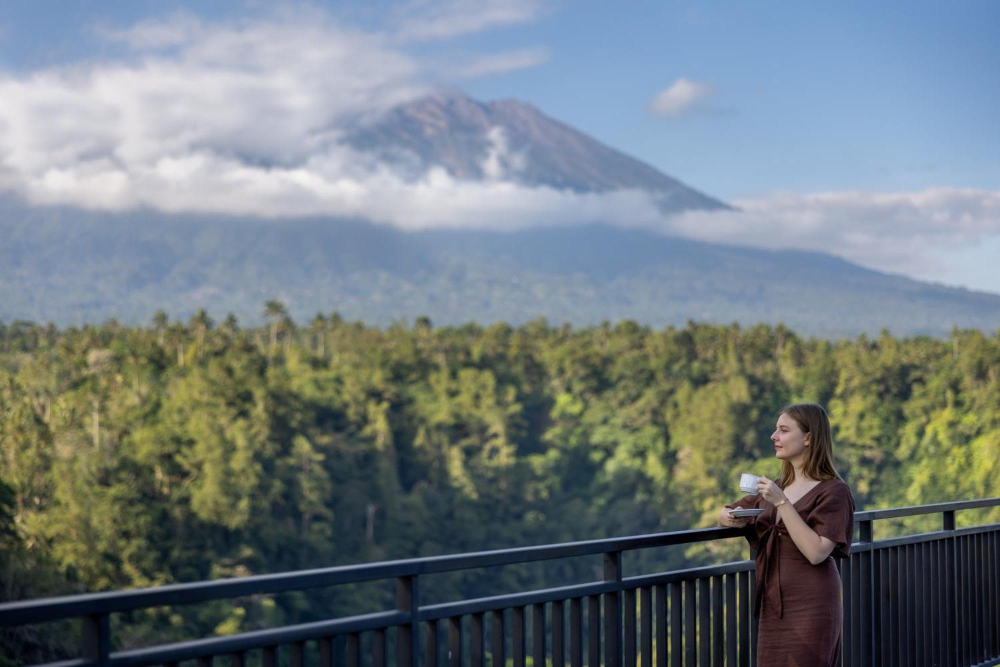 Отель Tapa Agung View Menanga Экстерьер фото